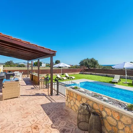 Marysol Luxury Villa *