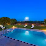 Marysol Luxury Villa *